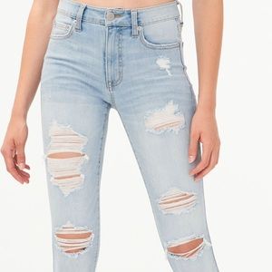 Aeropostale High Rise Jegging size 0 short. Denim light wash